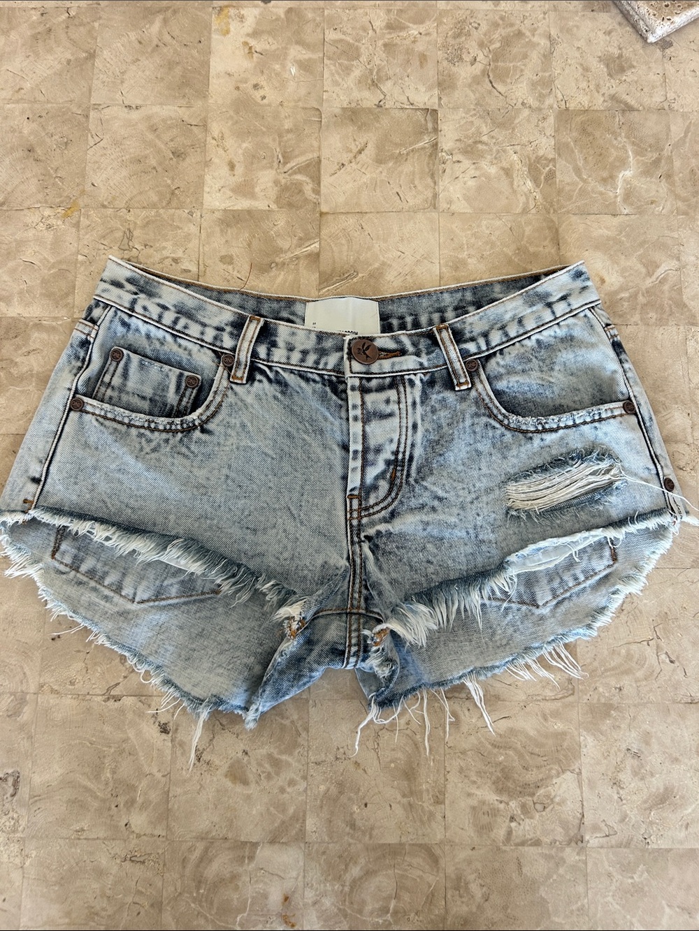 One teaspoon Bandit distressed ,Low waist,Button Fly, Denim Shorts Women’s 26